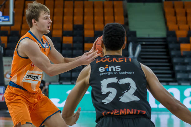 背后都折射 背后都折射