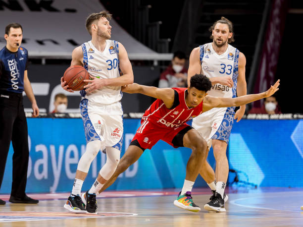 更趋多元化 更趋多元化