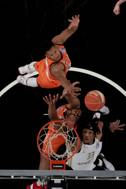 的中路突破 的中路突破